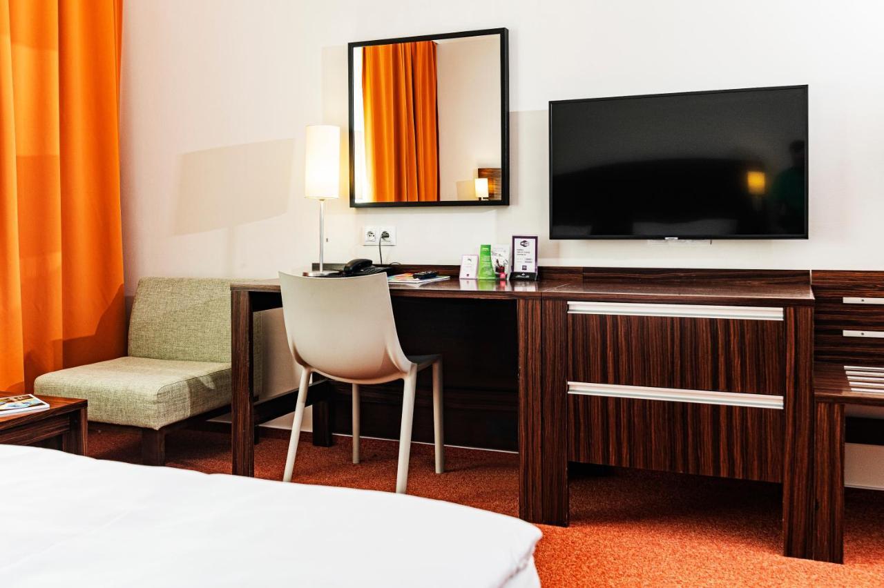 Hotel Euro Pardubice Kültér fotó