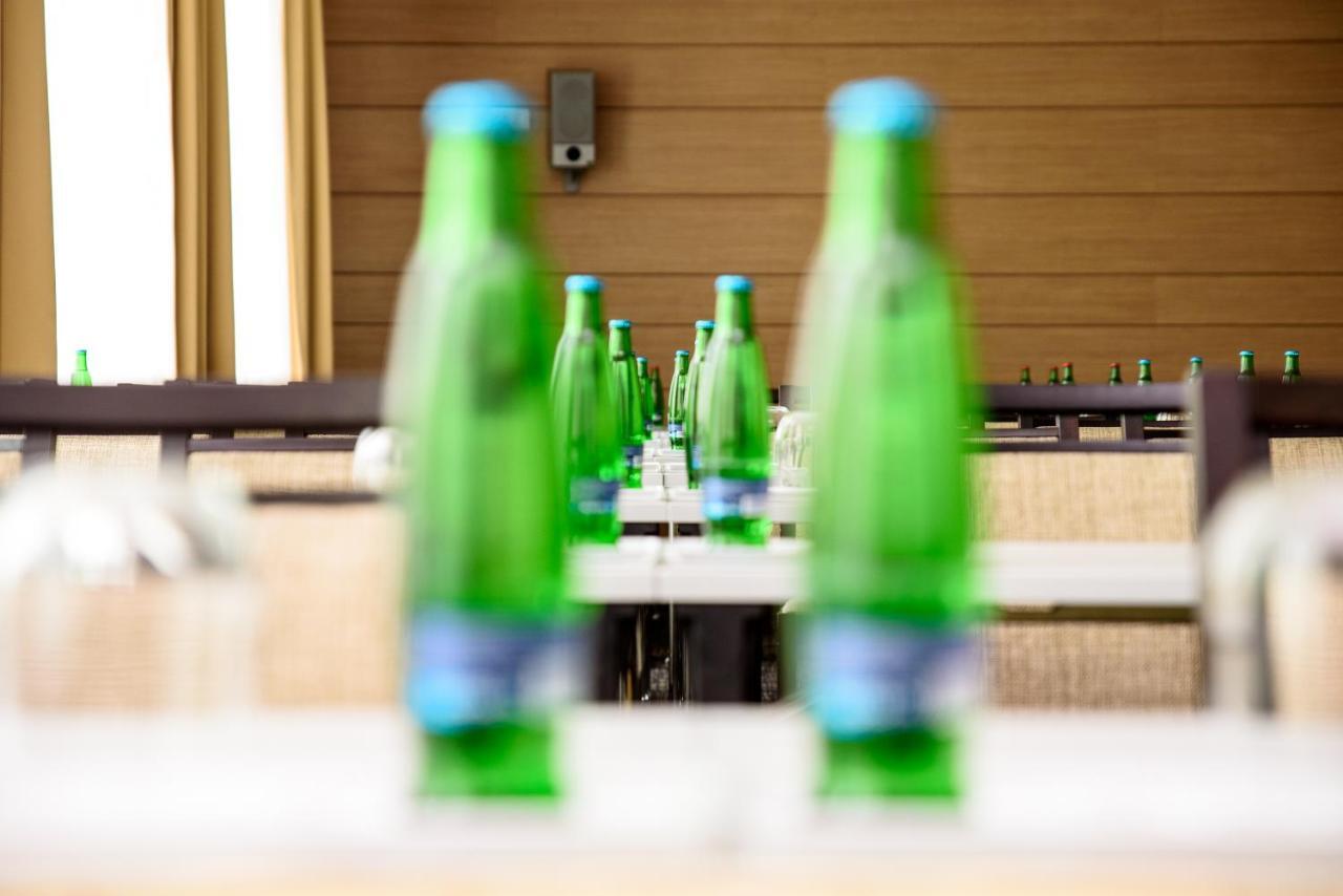 Hotel Euro Pardubice Kültér fotó